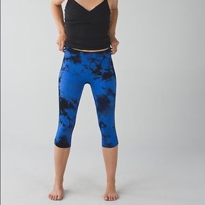 Lululemon In The Flow Crop II (Blue Tie-Dye)